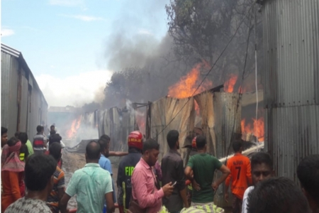 গাজীপুরে ৬টি ঝুটের গুদাম পুড়ে ছাই 